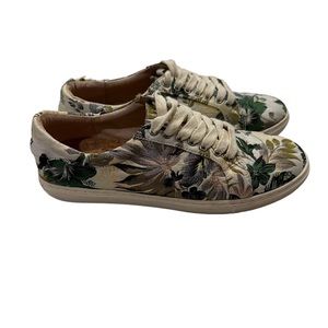 J Slides Women’s Sneakers Size 8 Floral B4
